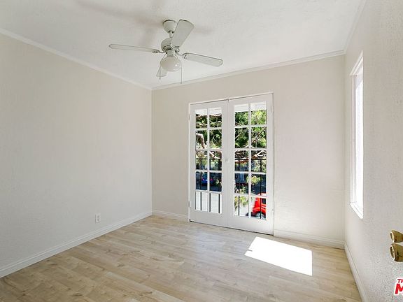 4th image of 1121 N Gardner St
