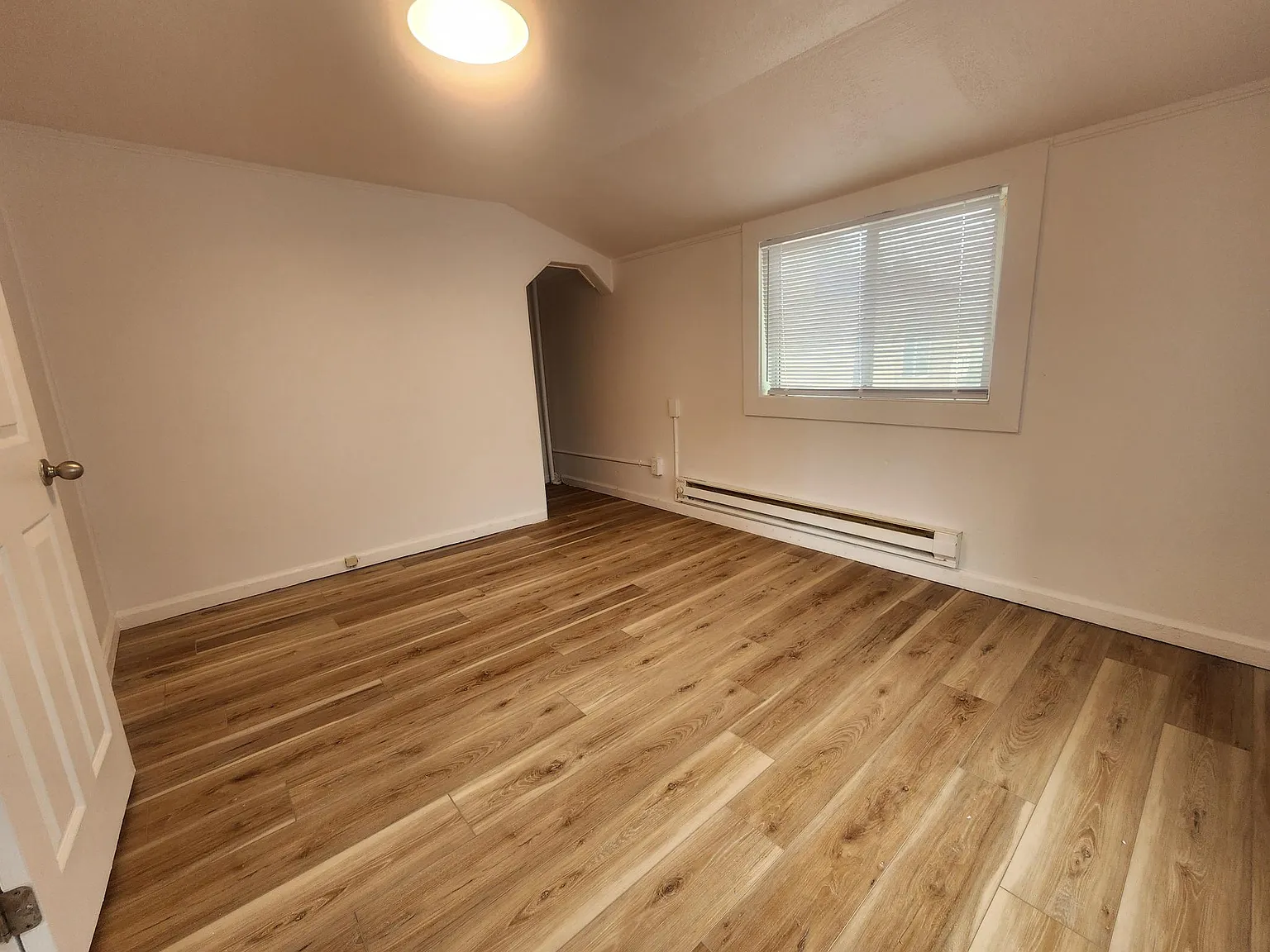 1 bed, 300 sqft, $800 — Photo 4