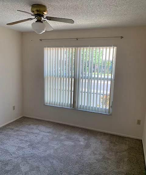 285 Rogers Ct — Photo 9