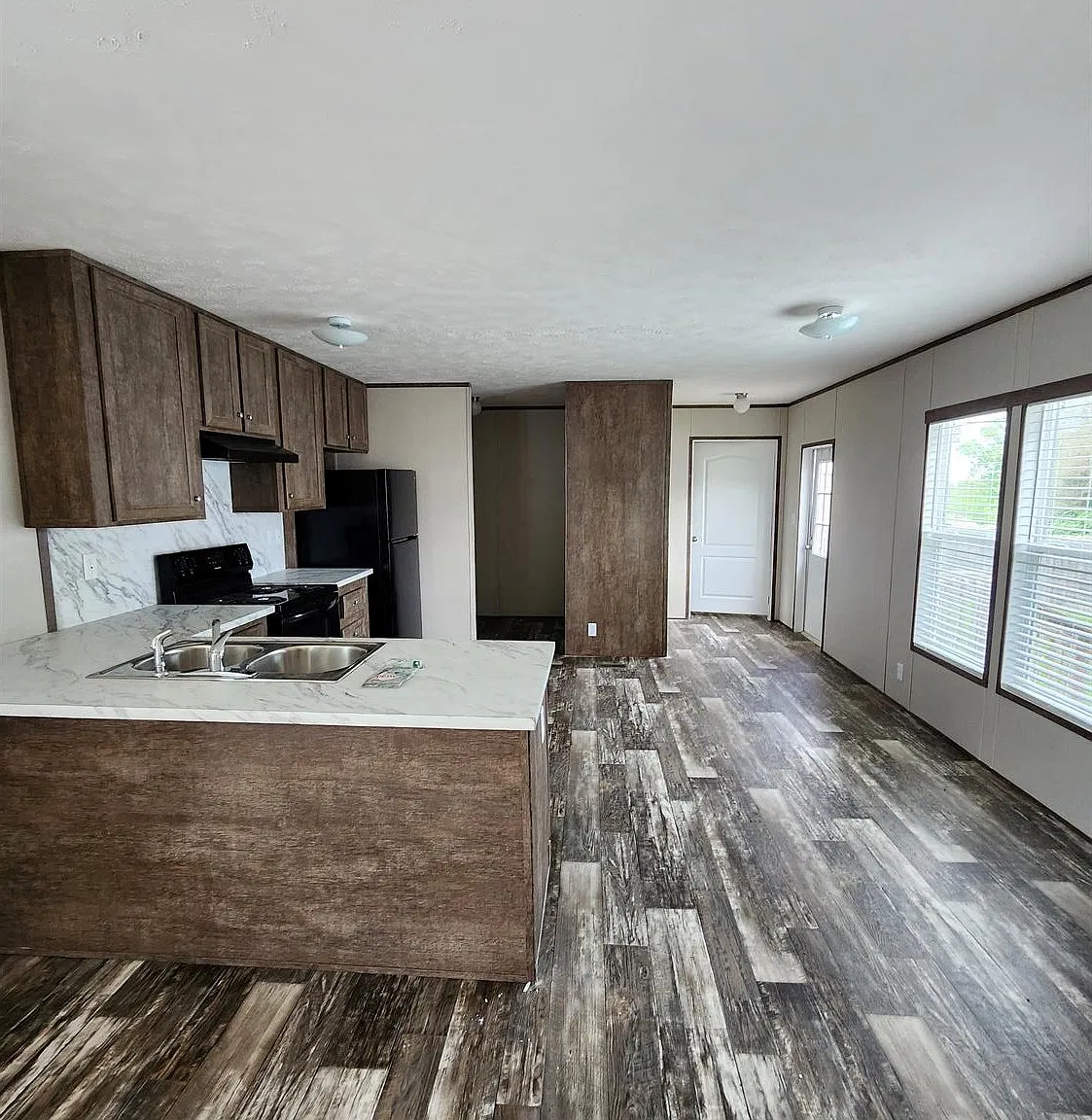 3 bed, 1280 sqft, $1,099 — Photo 4