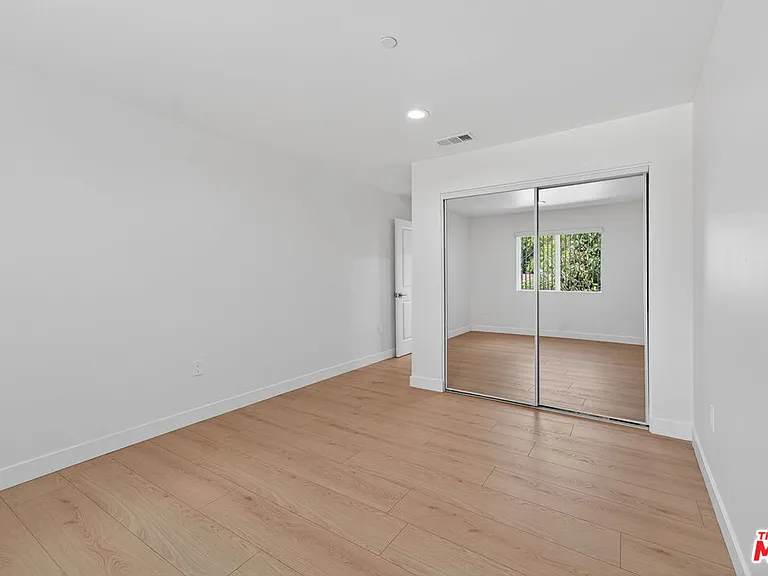 3436 Hunter St — Photo 48