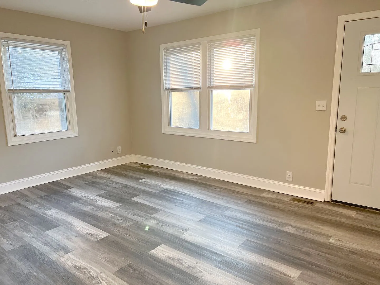 Completely Remodeled Single-Family Home! — Photo 2