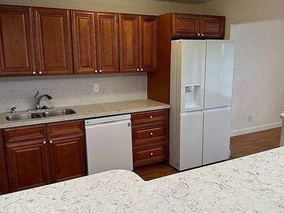 5th image of 8555 NW 10th St Floor 1