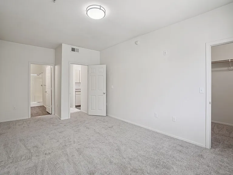 Allegro Apartments — Photo 18