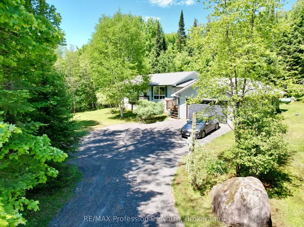 86 Bottings Rd, Huntsville, ON P0B 1M0