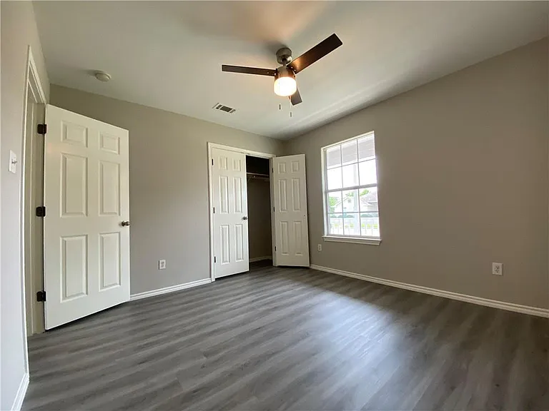 504 Debra Dr — Photo 25