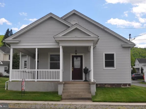 310 E Center St, Millersburg, PA 17061