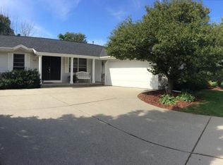 6461 Par 5 Dr SW #16, Grandville, MI 49418