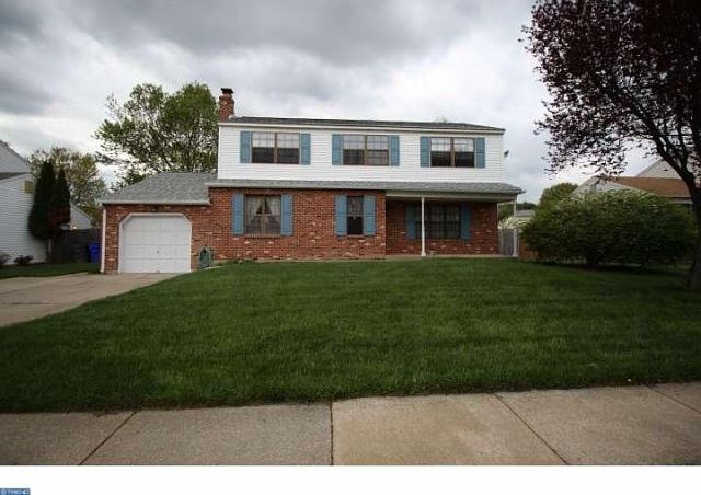 1st image of 25 White Dr
