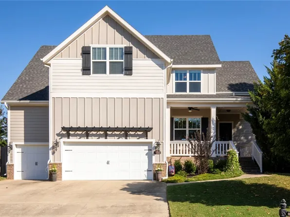 1010 Chancery Ln, Cave Springs, AR 72718