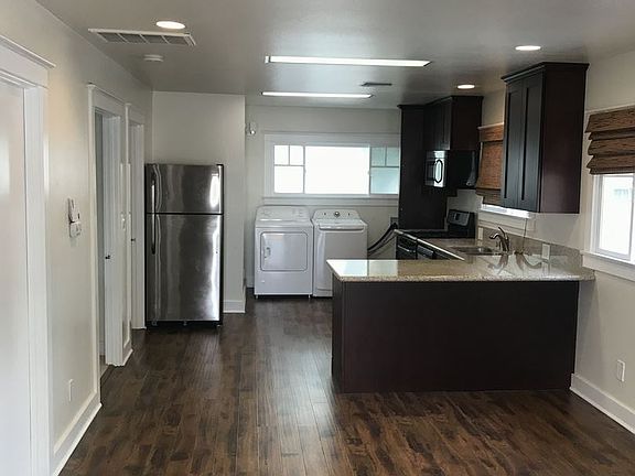 3rd image of 648 S Marengo Ave #6264770