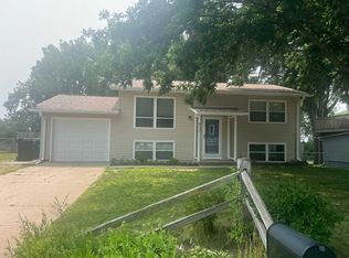 412 Broadmoor Dr, Norfolk, NE 68701