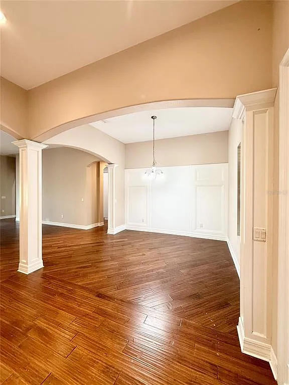 4 bed, 4.0 bath, 3718 sqft, $4,200 — Photo 3