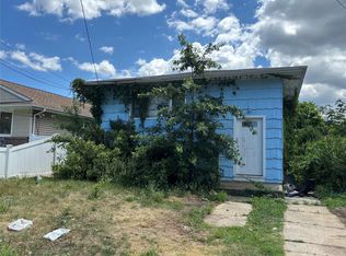 66 4th Ave, Westbury, NY 11590