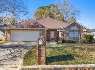 809 Vicksburg Ct, Longview, TX 75601