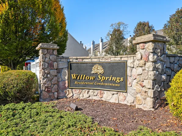86 Willow Springs #86, New Milford, CT 06776