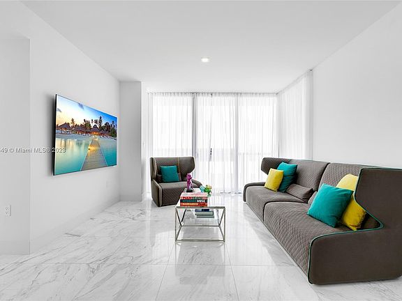 2nd image of 9521 E Bay Harbor Dr #401