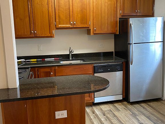4th image of 1207 W 47th St APT 16