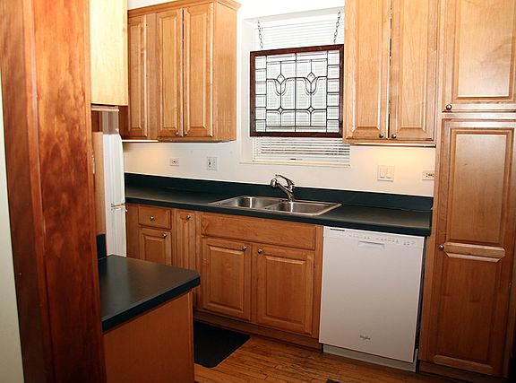 5th image of 857 W Newport Ave APT 3