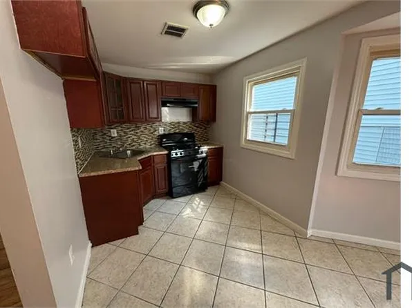 784 S 19th St, Newark, NJ