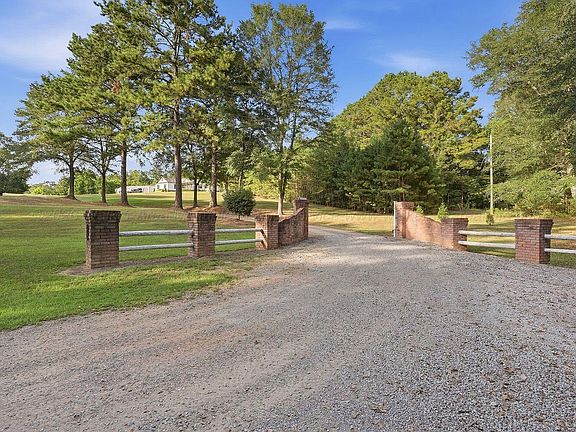 4th image of 1030 Golf Course Rd