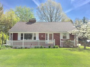 215 Viola Ave, Hubbard, OH 44425