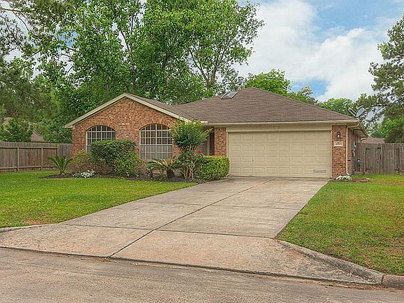Close to everything: easy access to I45, Hardy Toll Road, Exxon, Woodlands in established Imperial Oaks.