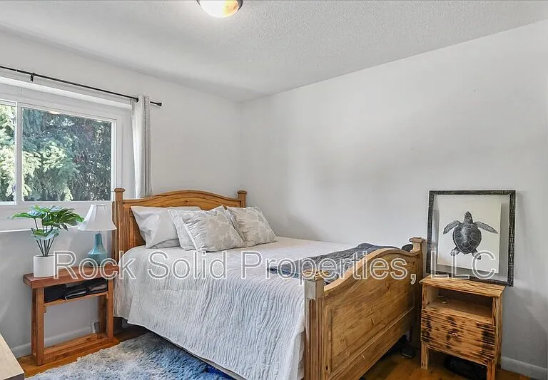 1039 Melton St — Photo 21