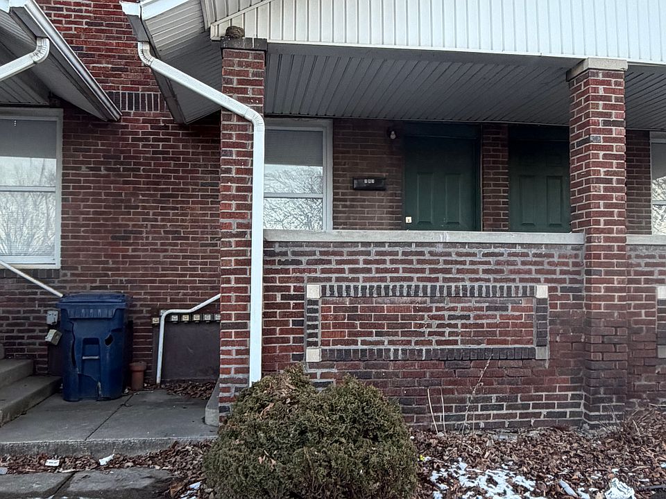 1st image of 141 W Grand Ave