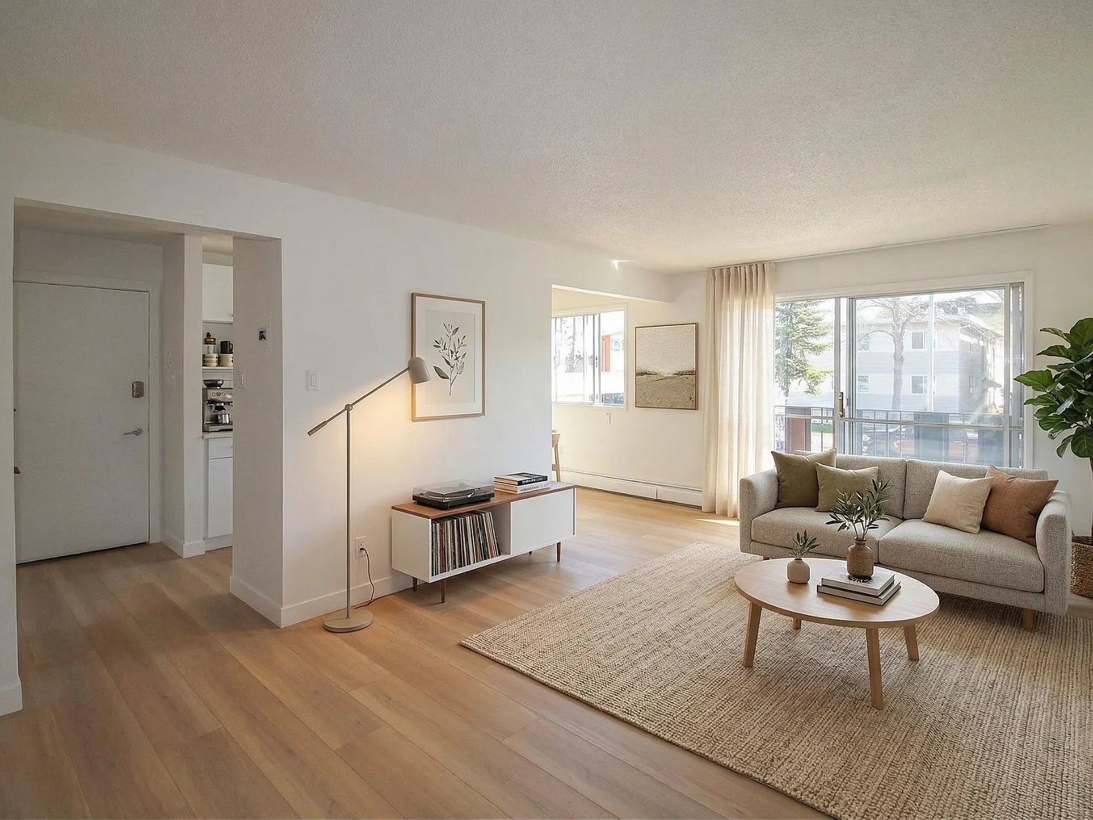 Queen Mary Apartments - 10821 116 St NW — Photo 3