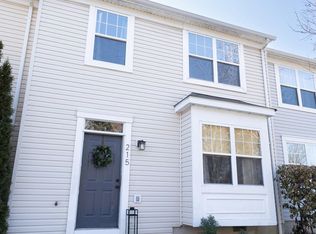 215 Creekside Commons Ct, Stevensville, MD 21666