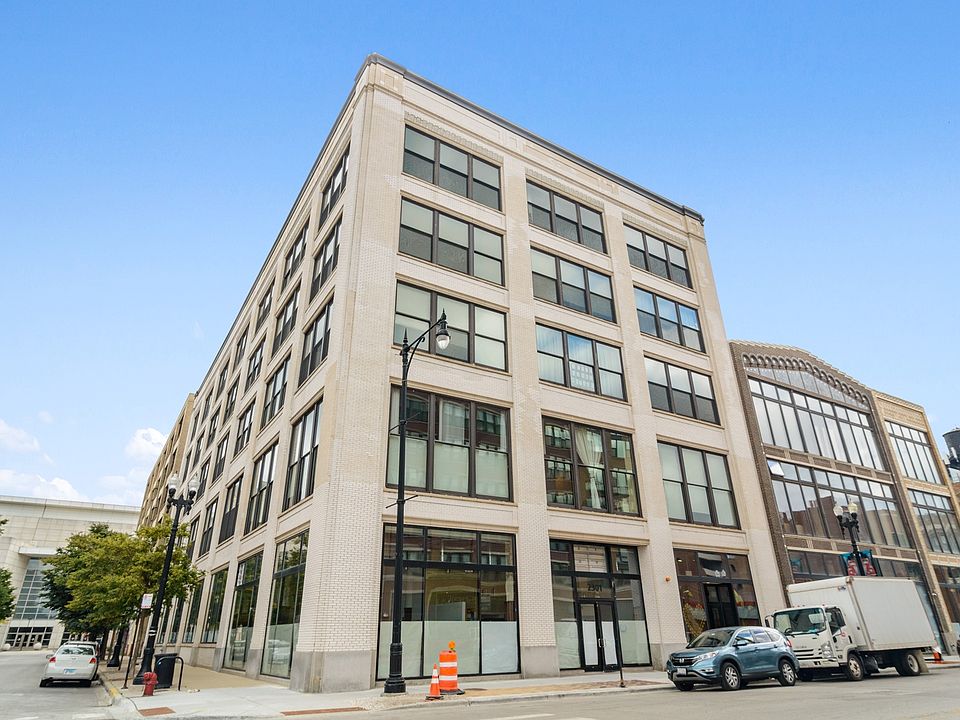 1st image of 2303 S Michigan Ave APT 212