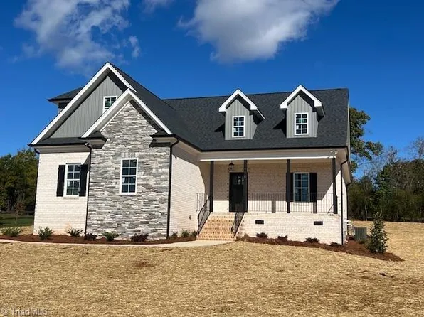 7416 Kingsley Pl, Stokesdale, NC 27357