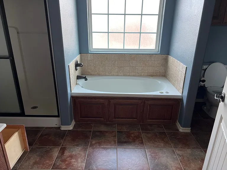 684 Meadows Cir — Photo 11