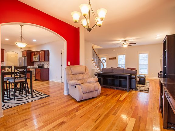 3rd image of 1077 Henry Place Blvd