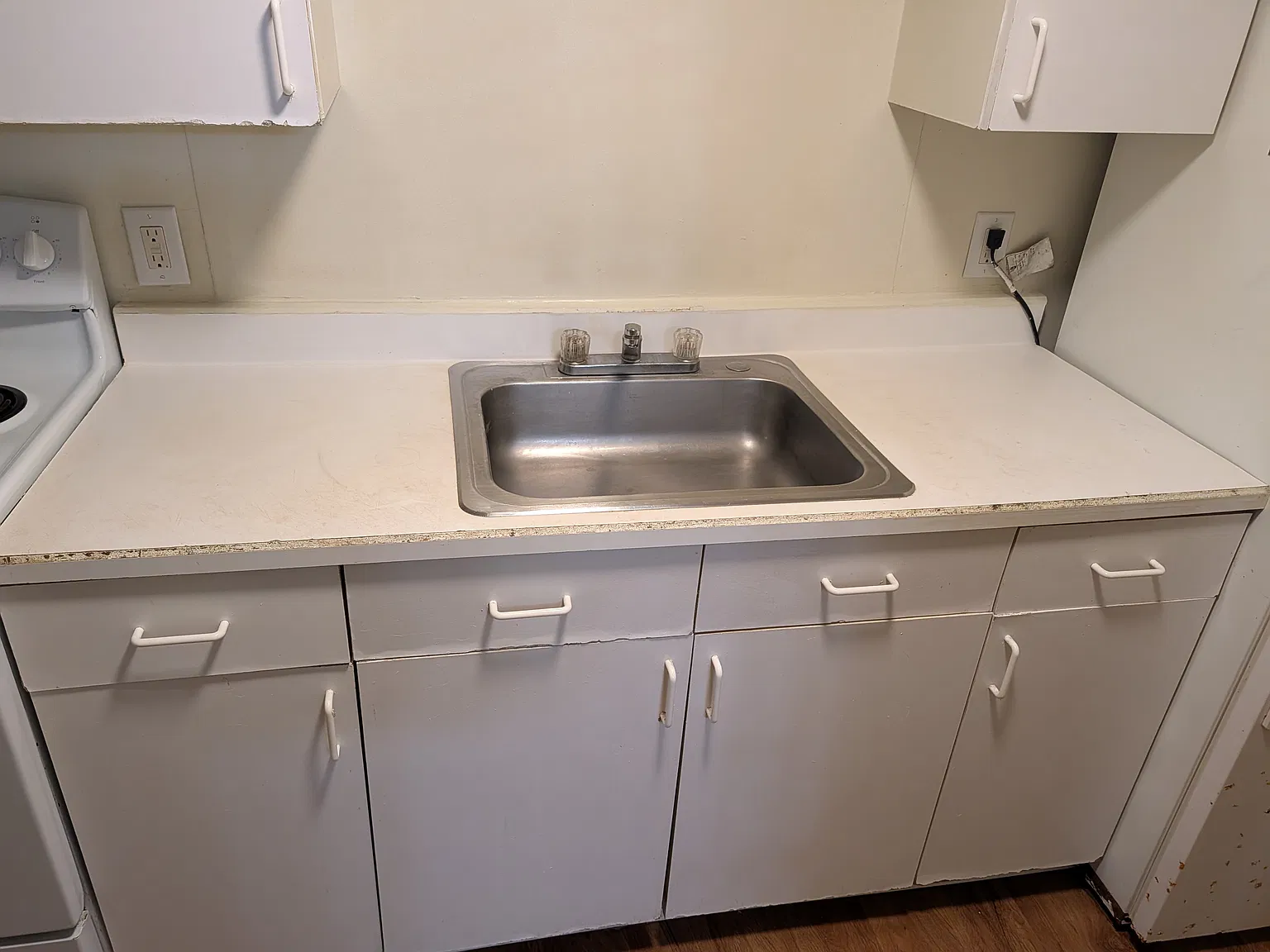 Studio, 300 sqft, $850 — Photo 3