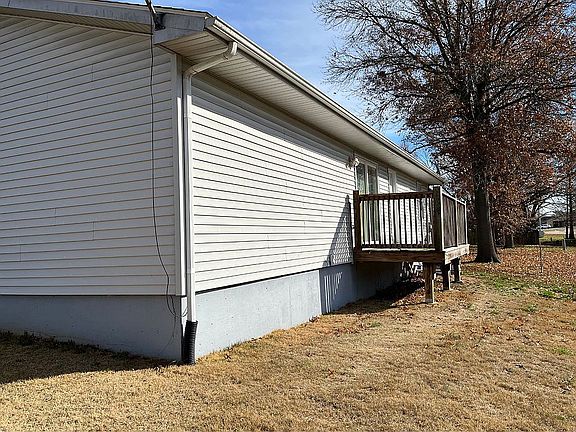 2nd image of 2825 Luce St