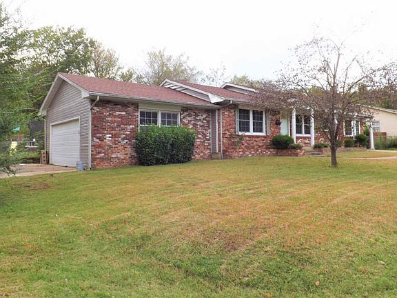 2nd image of 103 Twin Oaks Dr