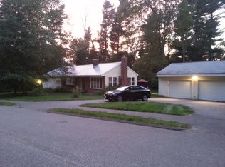 12 Hilltop Cir, Medfield, MA 02052