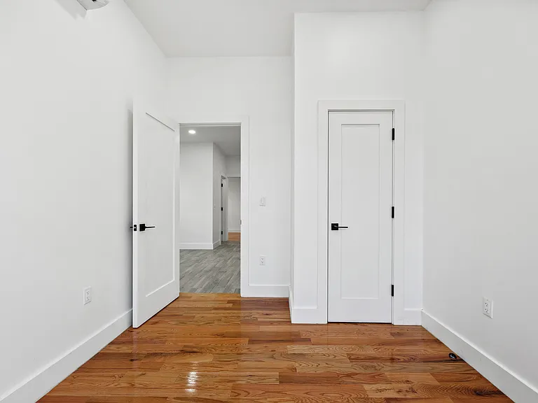68 E 43rd St #2R — Photo 8