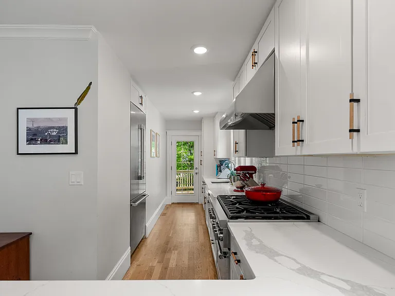 100 Browne St #1 — Photo 10