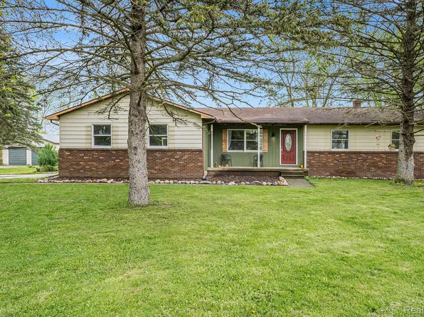 12751 Barnes Rd, Byron, MI 48418