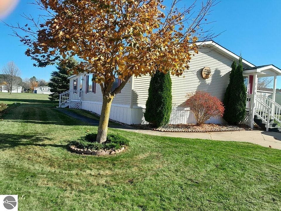715 Pheasant Blvd, Cadillac, MI 49601 MLS 1919511 Zillow