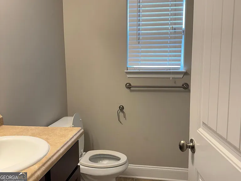125 Leland Ln — Photo 23