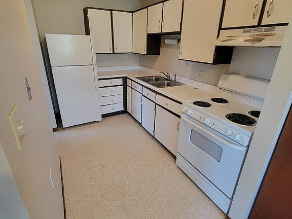4th image of 102 8th Ave NW #14-A