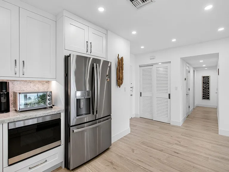 120 N Ocean Blvd #203 — Photo 25