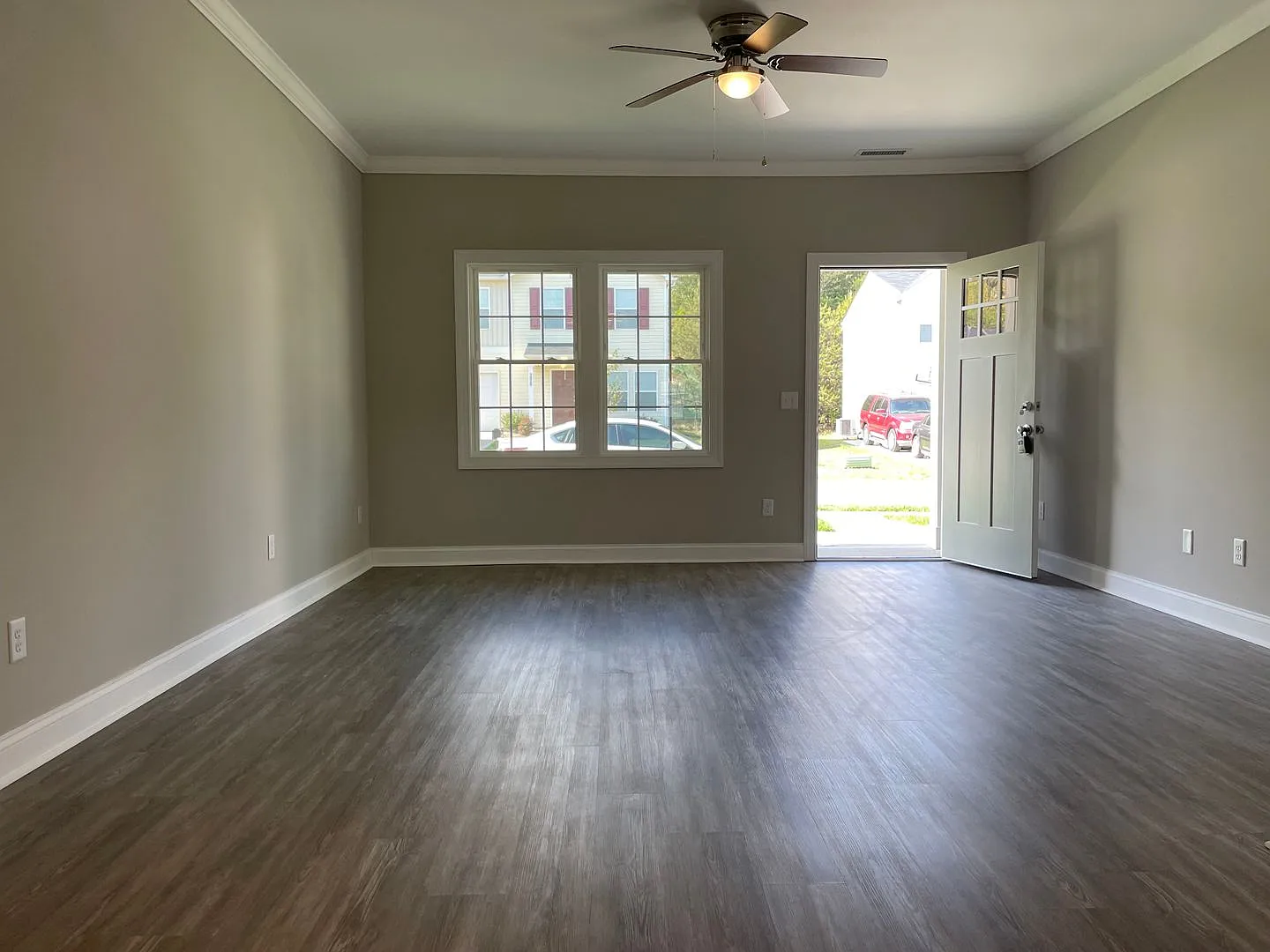 3BR Townhome in Hickory — Photo 3