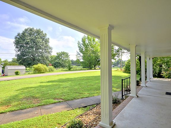 5th image of 3970 Miller Dr