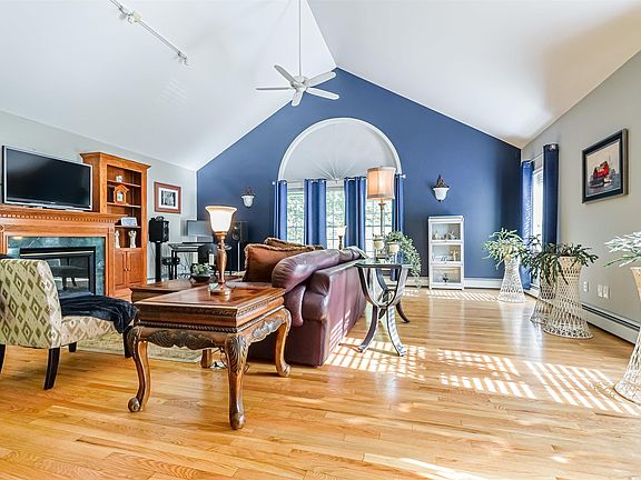 2nd image of 31 Merrill Road