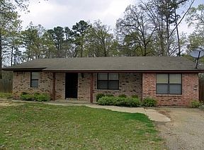 1st image of 402 Pine Cir